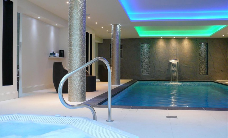 Détente et remise en forme grâce à la piscine